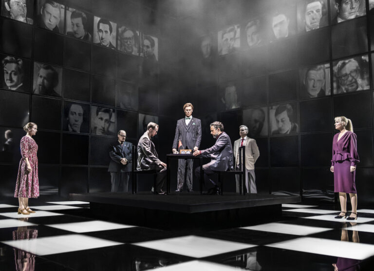 Chess_Det-Ny-Teater_Slutspil_Fotograf_Camilla-Winther